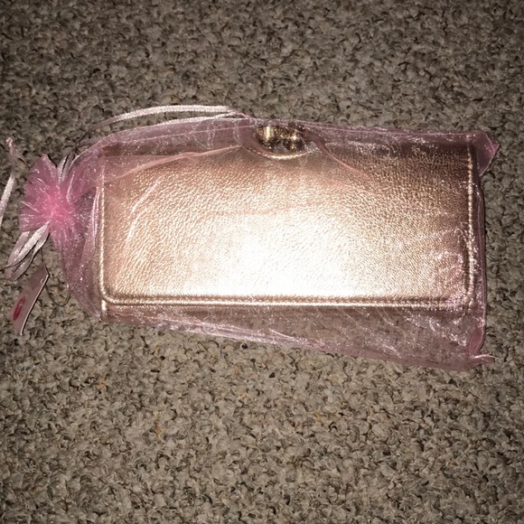 Ulta wallet - Picture 1 of 4